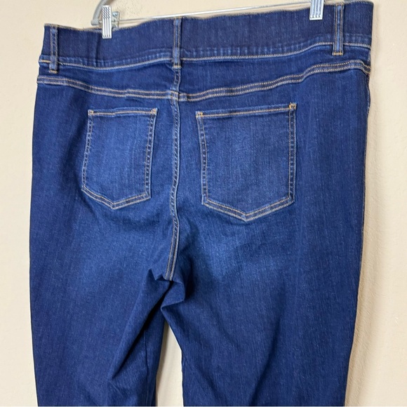 SPANX SPANXshape EveryWear Flare Jeans in Midnight Shade - Picture 11 of 13